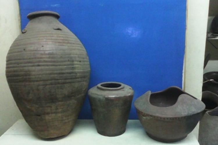  Bajun pots